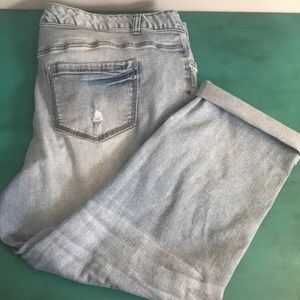 Maurice’s Distressed Capri